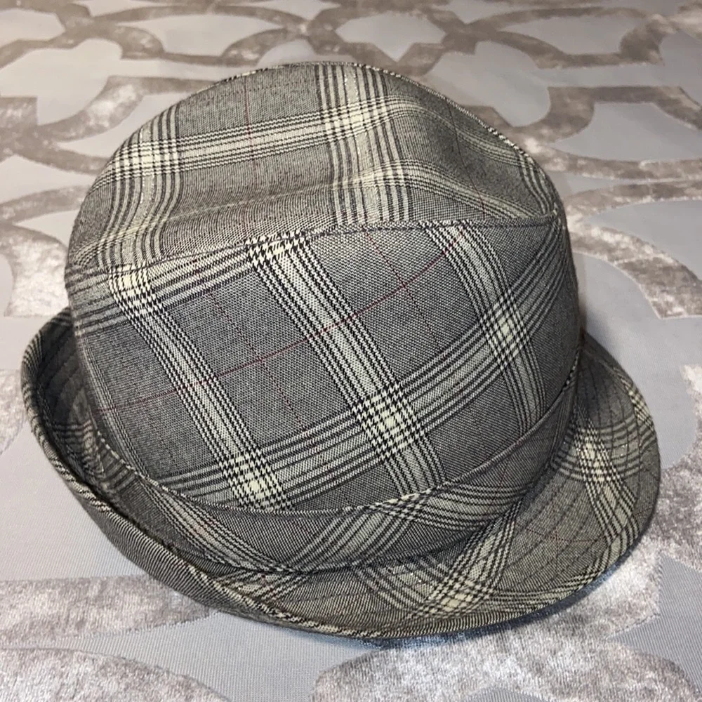 Hat - Picture 4 of 6